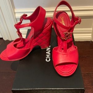 Brand new chanel wedges size 37